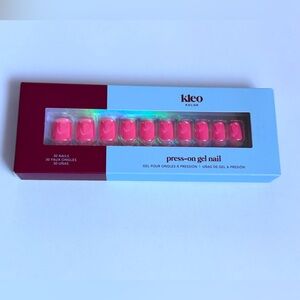 Kleo Kolor Pink Press-On Gel Nails